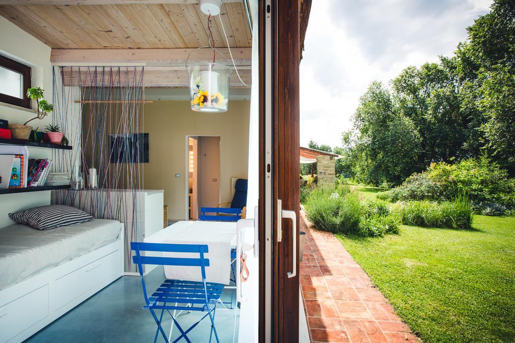 B&B I Fiori Della Cava Pesaro Exterior photo